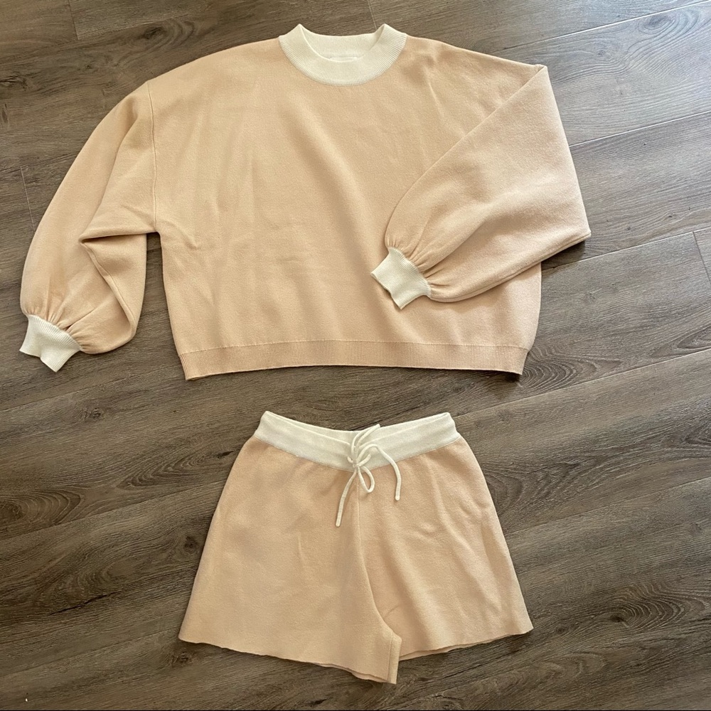 Beautiful Two Toned Knit Set